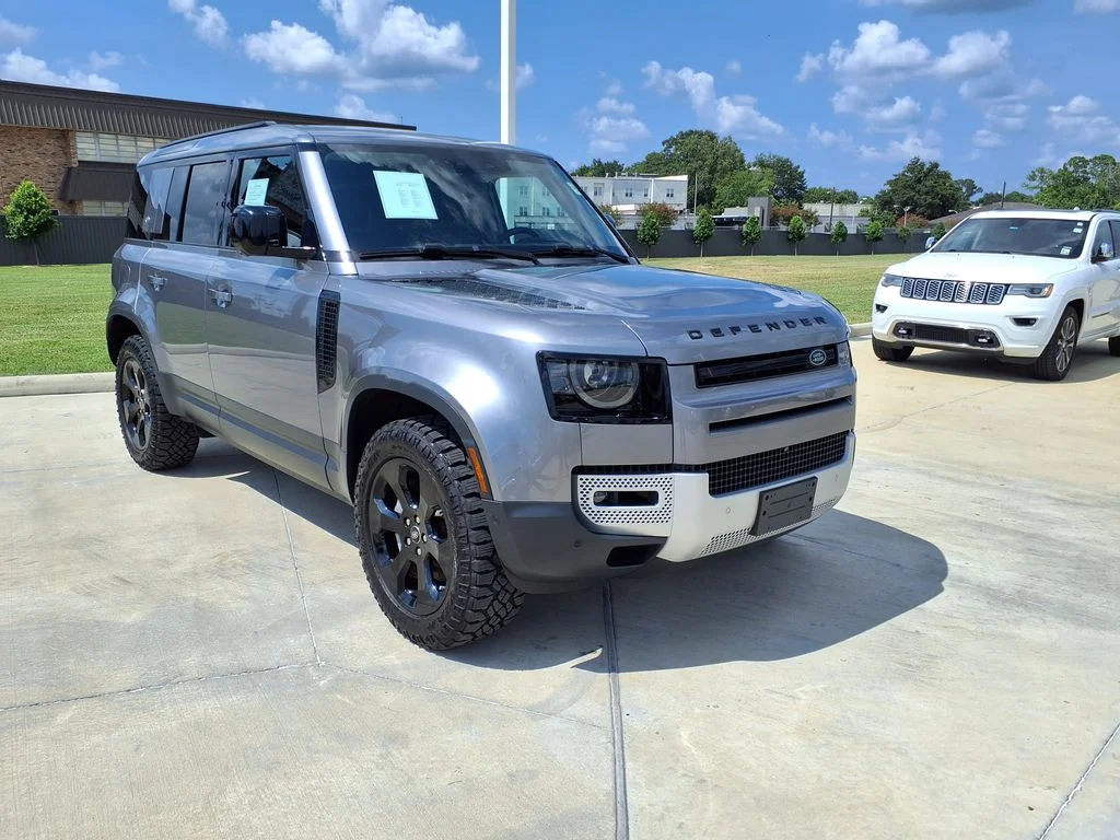 2023 Land Rover Defender 110 SE