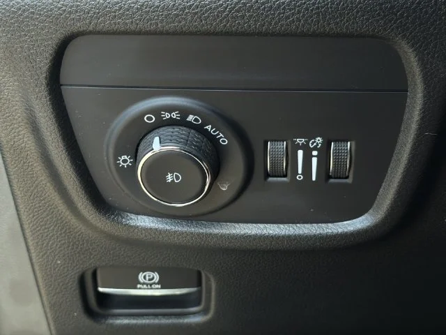 Used 2025 Black Jeep Limited image 31