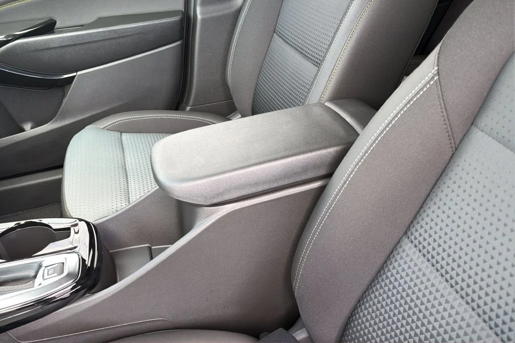 New 2026 Summit White Chevrolet LT image 28