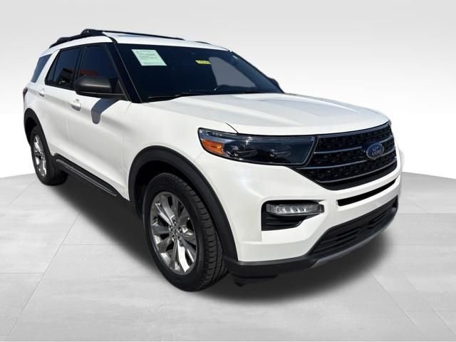 Used 2020 White Metallic Ford XLT image 1