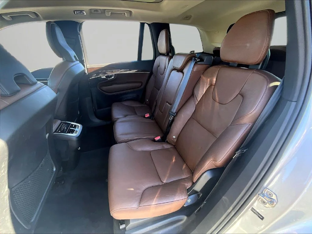 Used 2019 Silver Volvo T6 Momentum image 24