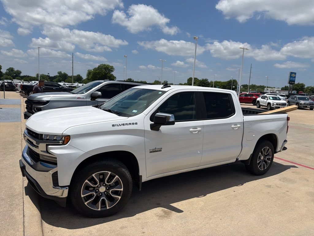 Used 2019 SUMMIT WHITE Chevrolet LT image 5