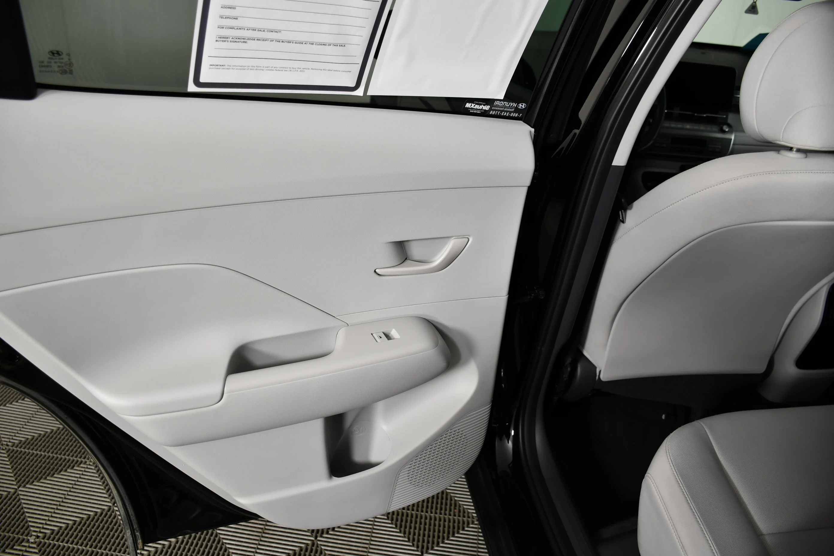 Used 2025 Abyss Black Pearl Hyundai SEL image 45