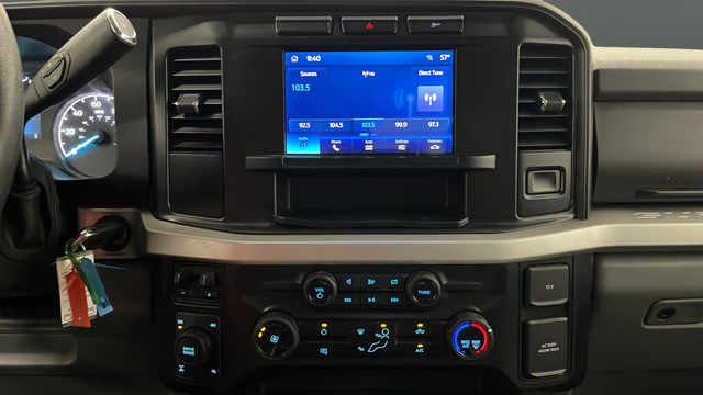 Used 2024 Oxford White Ford XLT image 12