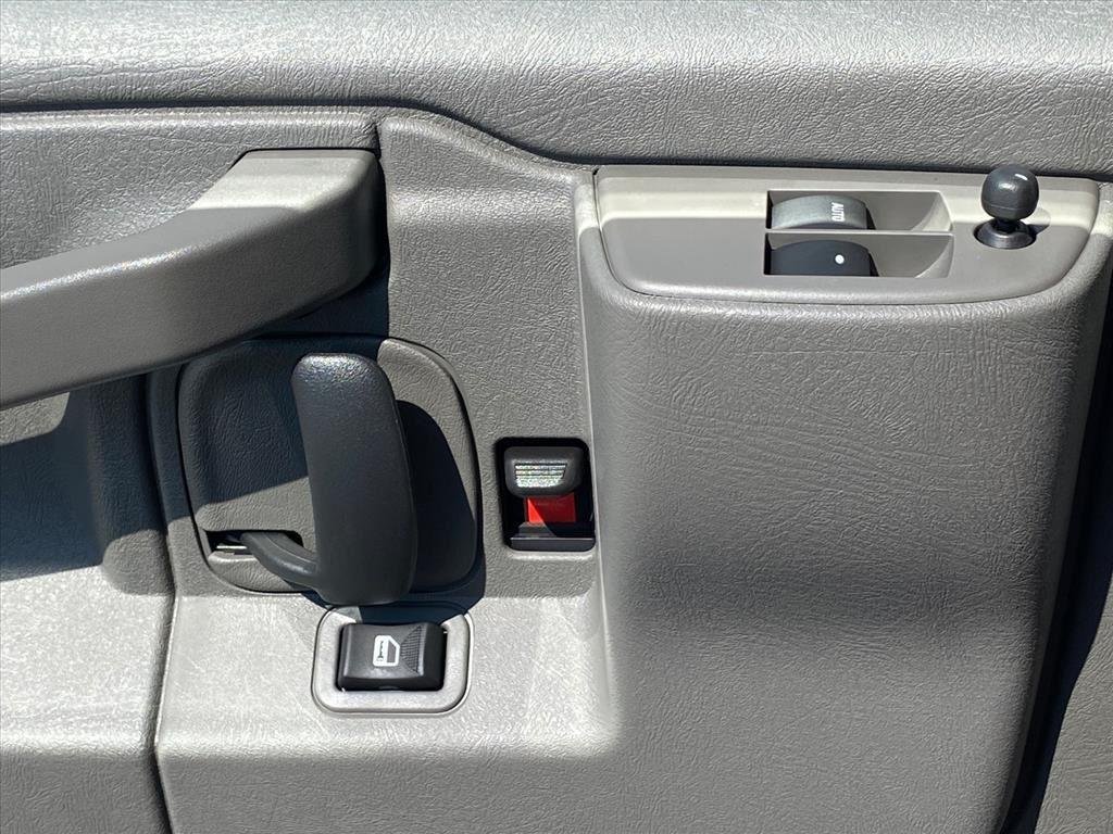 2025 Chevrolet Express Cargo Work Van - Photo 18