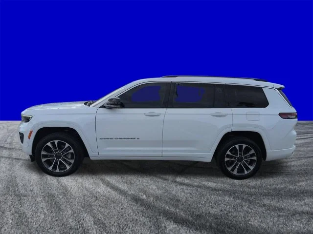 Certified Used 2023 Bright White Clearcoat Jeep Overland image 7