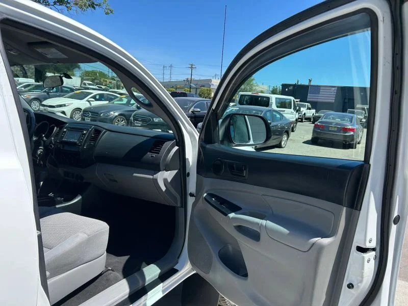 Used 2015 White Toyota Pickup 4D 6 ft image 20