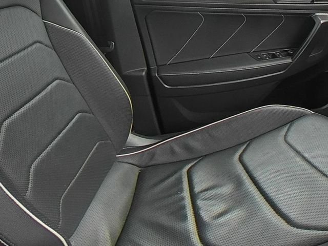 Used 2022 Black Volkswagen 2.0T SEL R-Line image 37