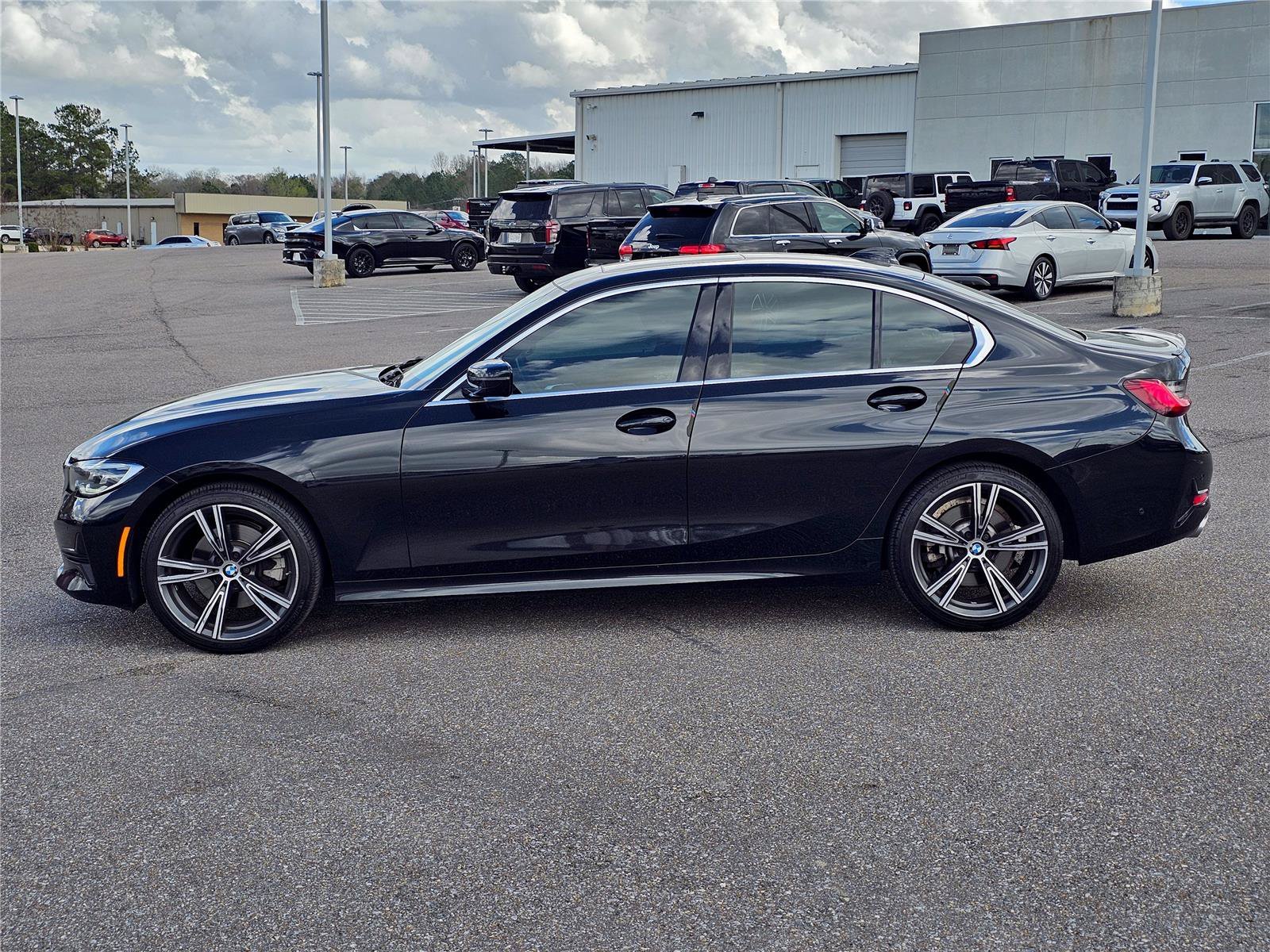 Used 2022 Black Sapphire Metallic BMW 330i xDrive image 12
