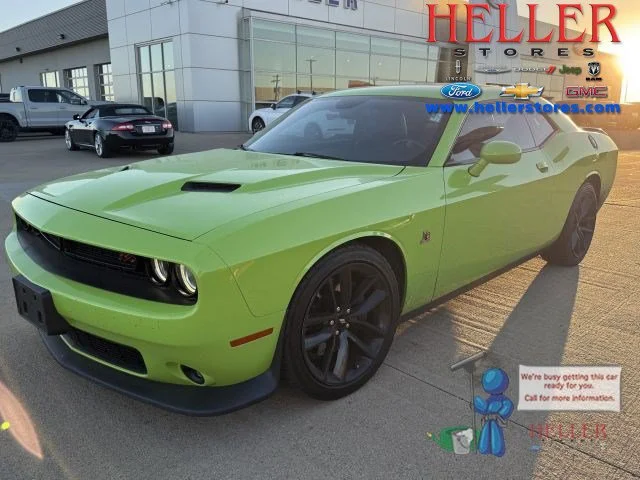 Used 2015 Sublime Pearl Coat Dodge R/T Scat Pack image 1