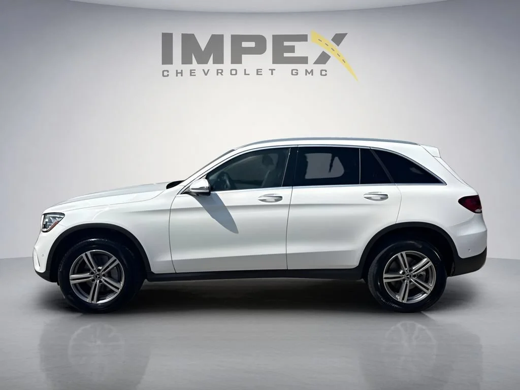 Used 2022  Mercedes-Benz GLC 300 image 2