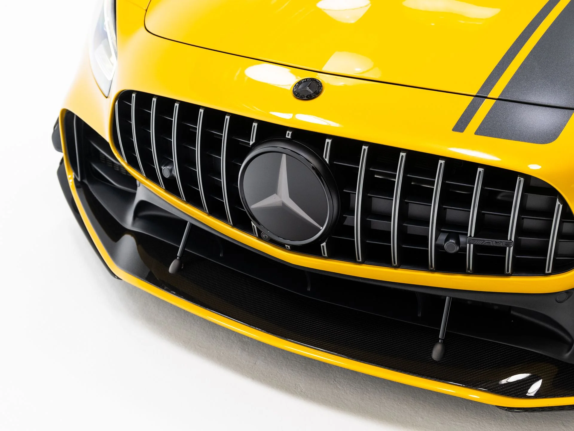 Used 2020 AMG Solarbeam Yellow Metallic Mercedes-Benz R image 15