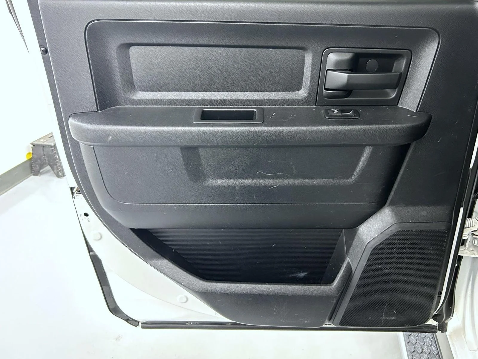Used 2015 White Ram Tradesman image 20