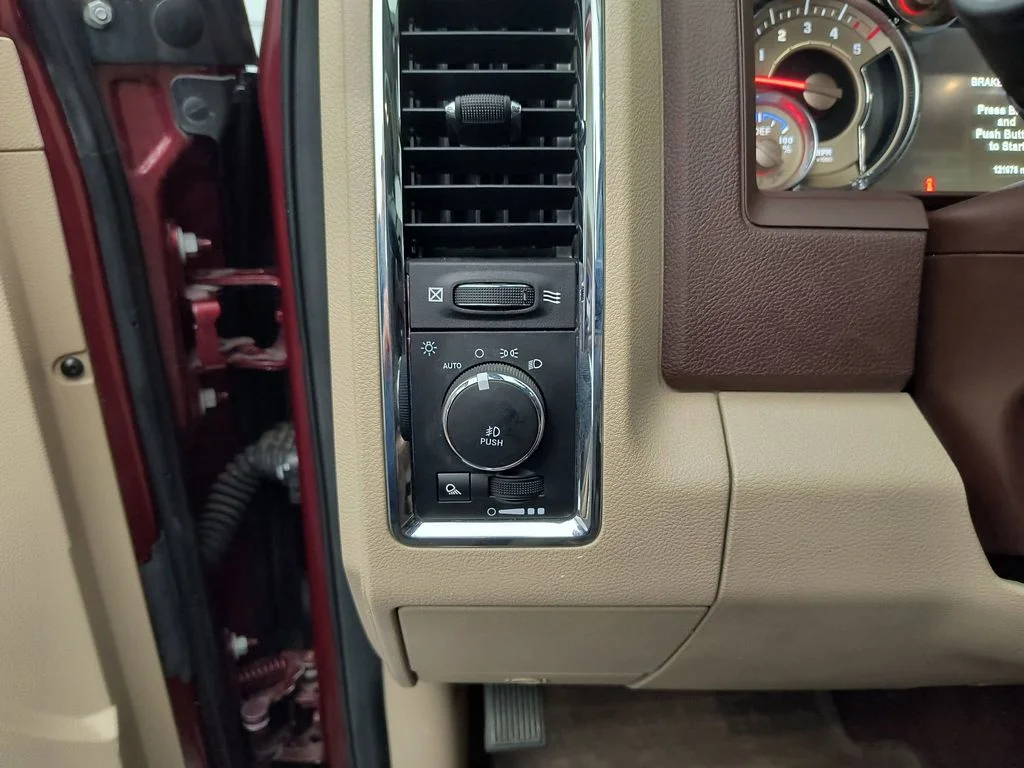 Used 2018 Delmonico Red Pearlcoat Ram Longhorn image 24