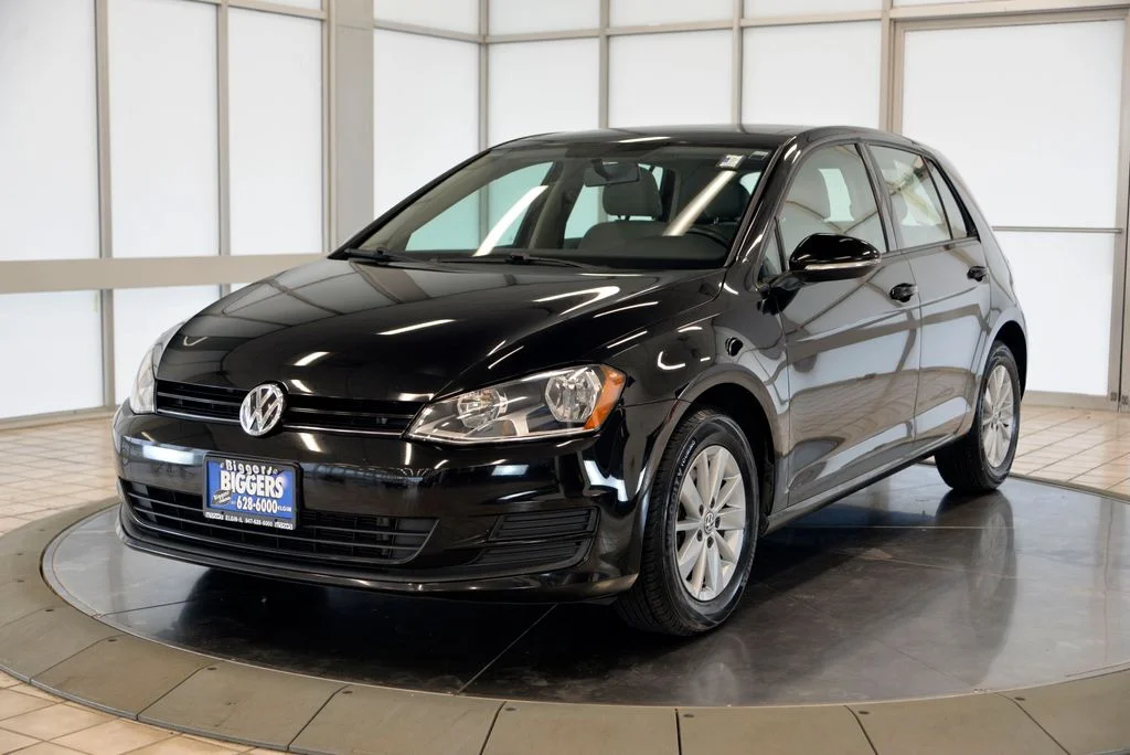 Used 2016 Black Volkswagen TSI S 4-Door image 4
