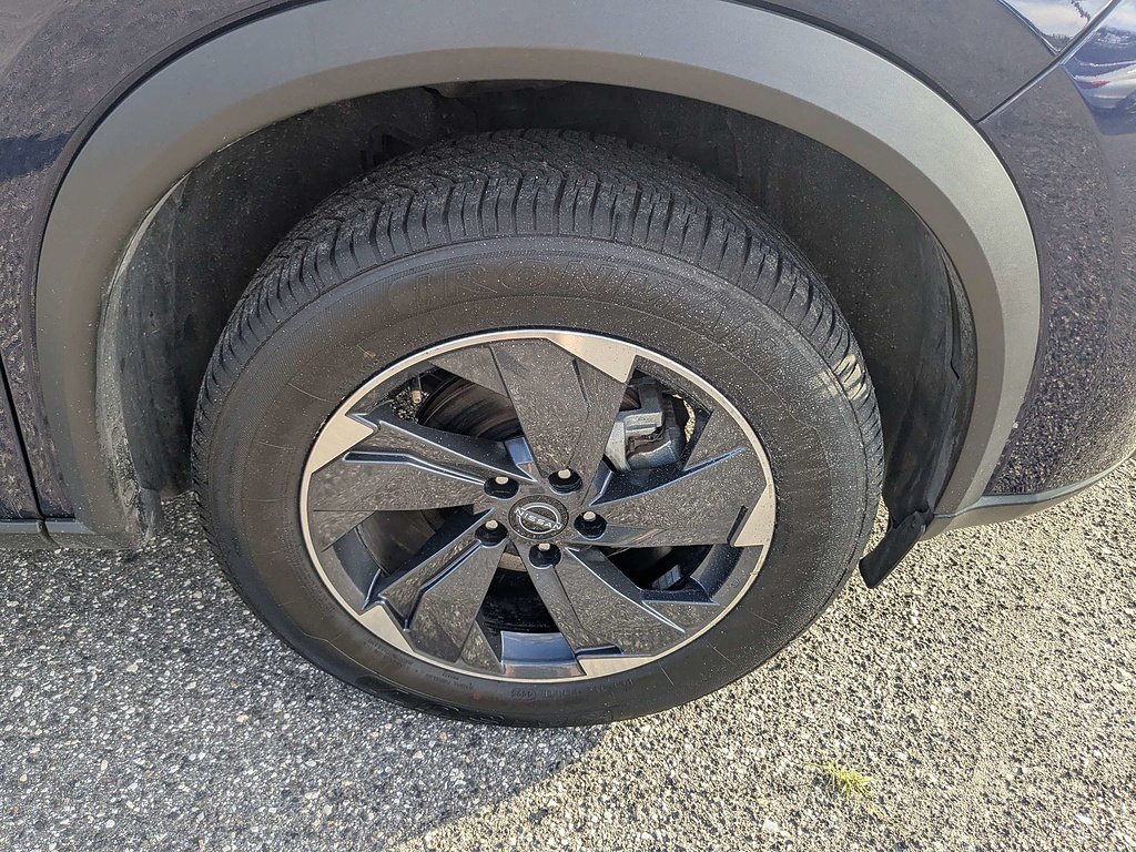 2025 Nissan Rogue SV - Photo 11