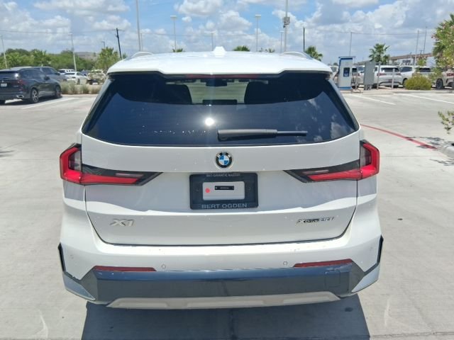 Used 2024 White BMW xDrive28i image 5