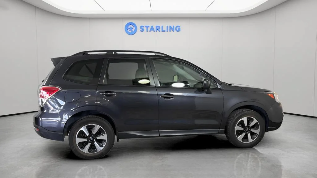 Used 2017  Subaru Premium image 11