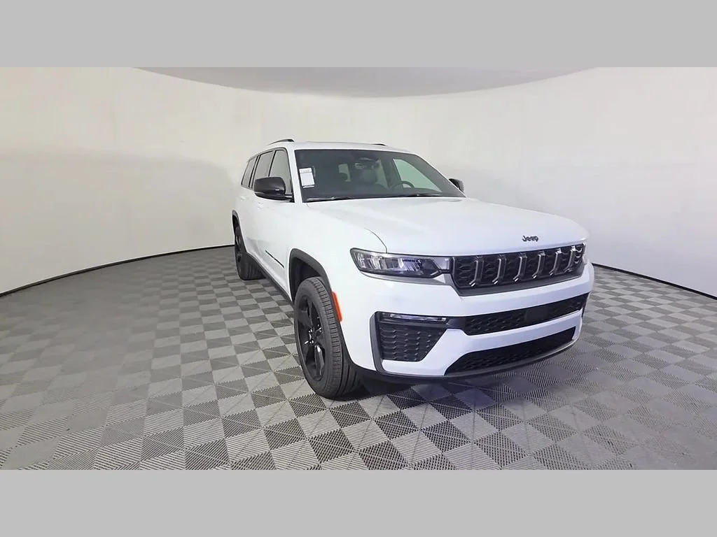 New 2026 Bright White Clear-Coat Exterior Paint Jeep Limited image 39