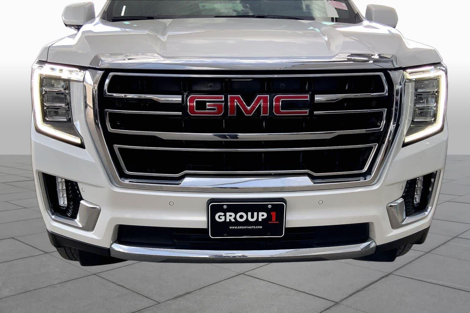 Used 2023 WHITE FROST TRICOAT GMC SLT image 30