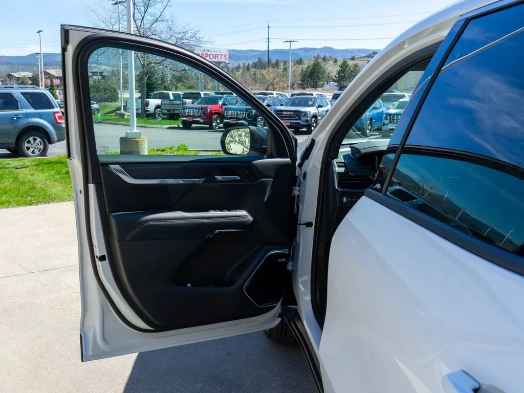 New 2026 Summit White GMC Elevation image 19