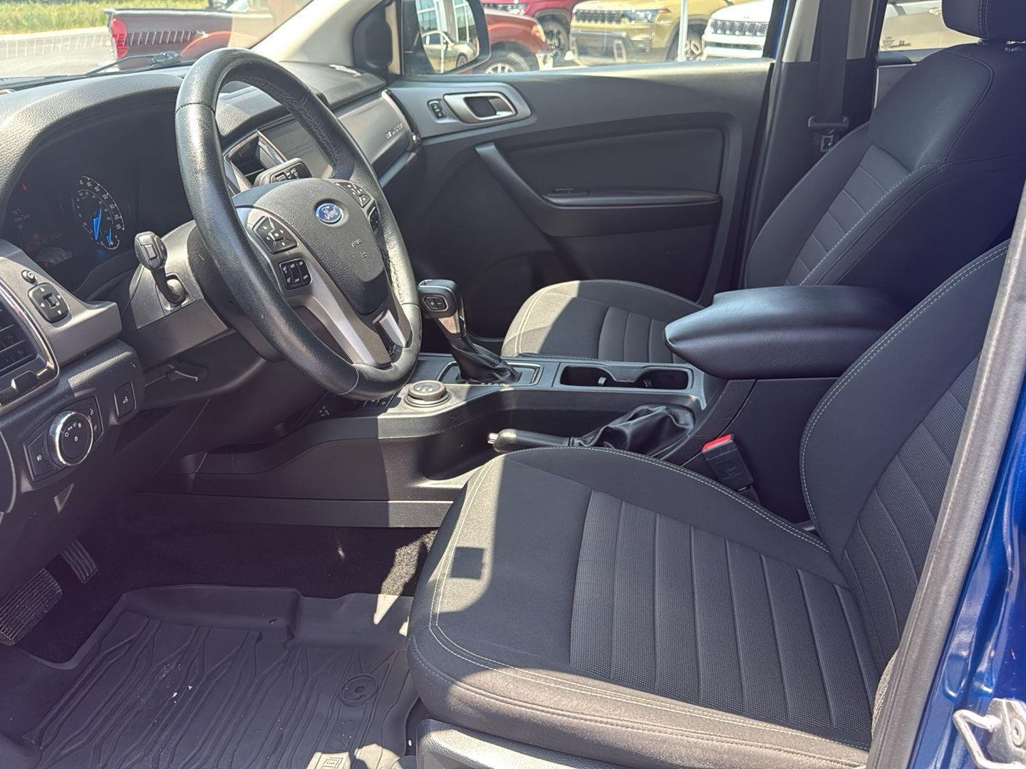 Used 2019  FORD  image 22