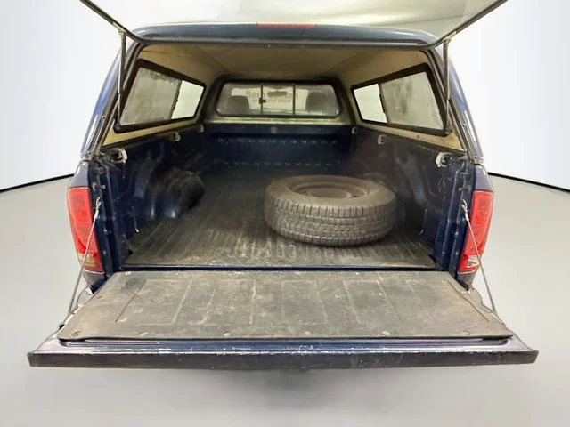 Used 2004 Patriot Blue Pearl Dodge SLT image 21