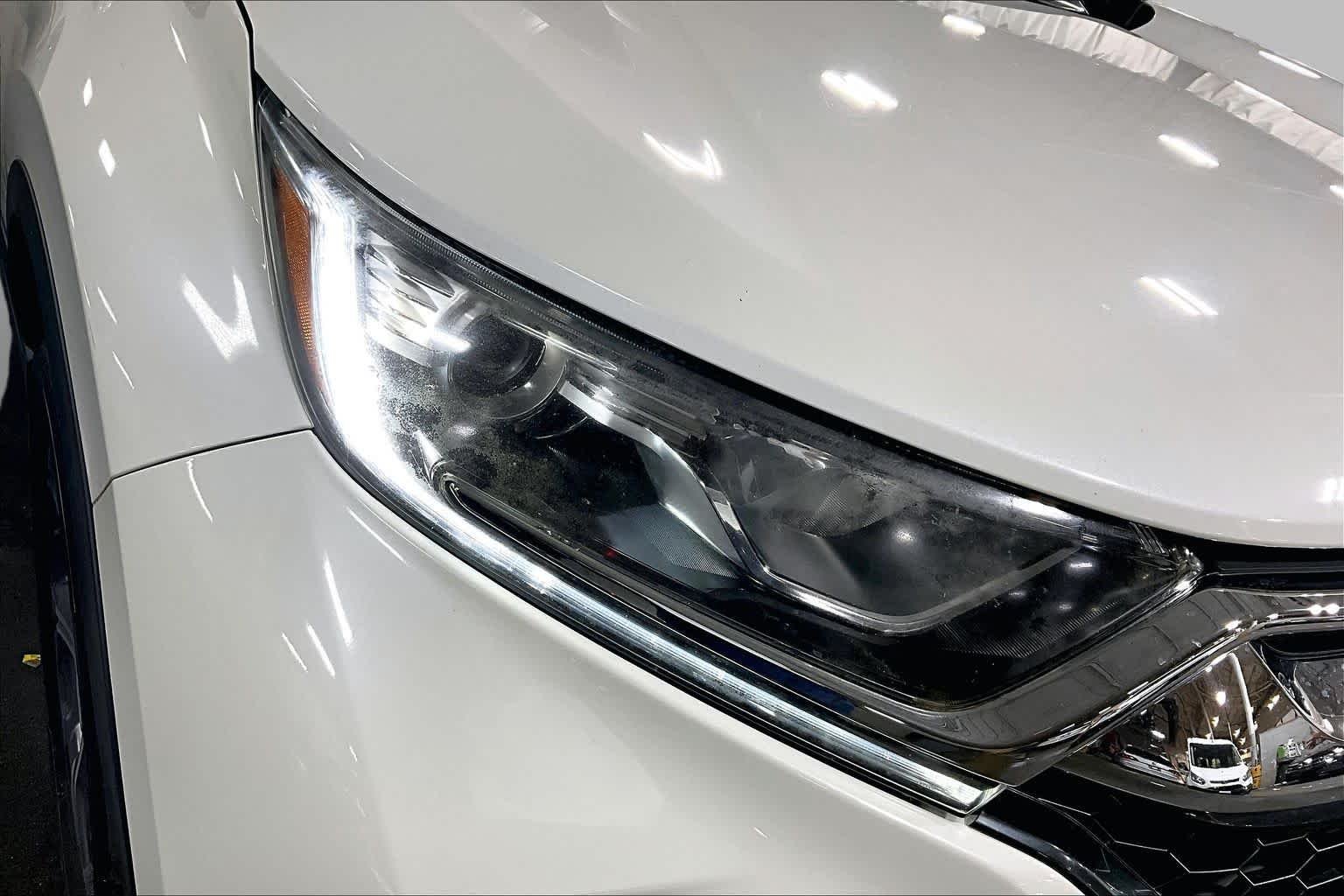 Used 2018 White Diamond Pearl Honda EX-L image 28