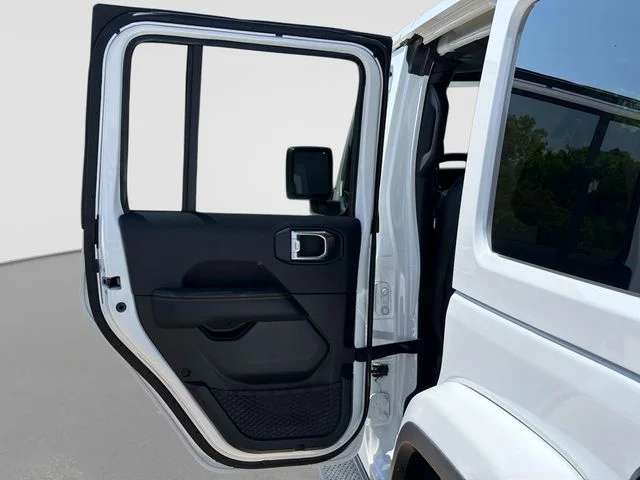 New 2026 Bright White Clear-Coat Exterior Paint Jeep Sahara image 13