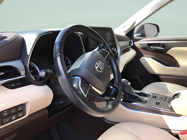 Used 2021 Red Toyota Platinum image 17