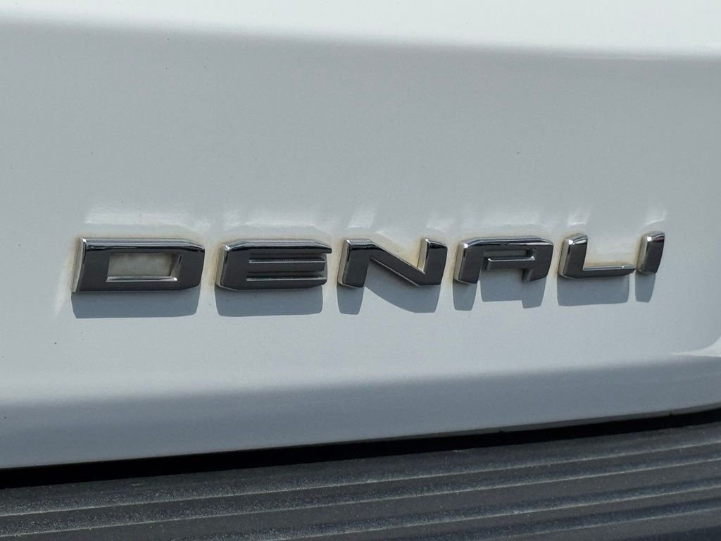 Used 2024 White GMC Denali image 12