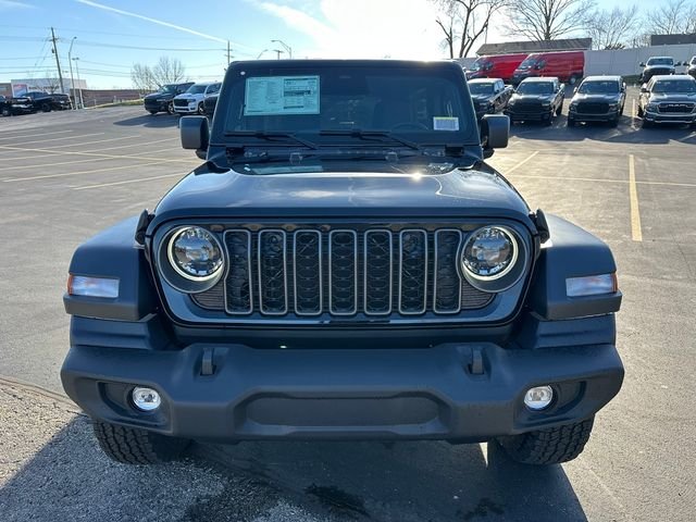 New 2026 Black Clear-Coat Exterior Paint Jeep Sport S image 3
