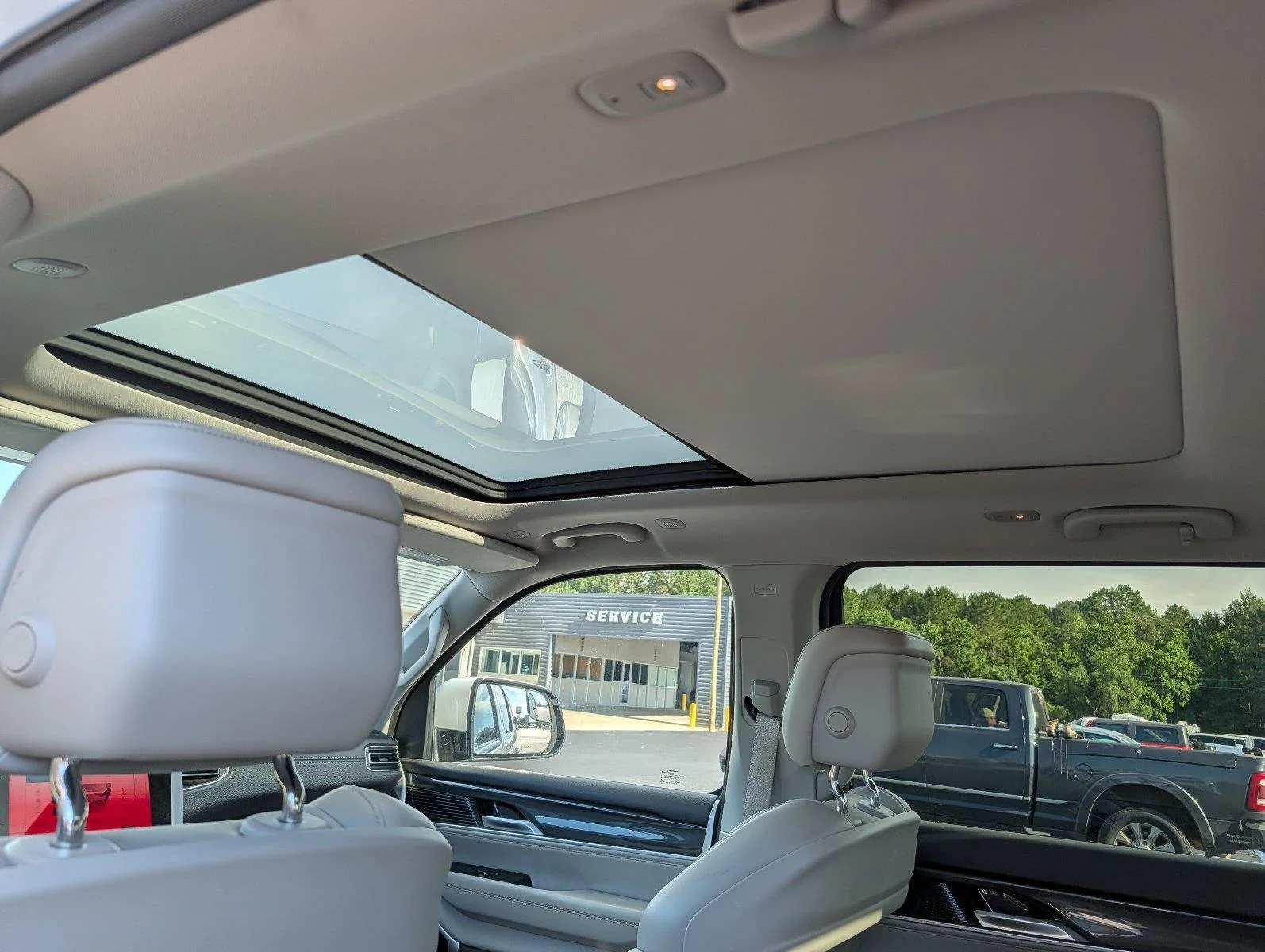 Used 2022 Bright White Clearcoat Jeep Series I image 31