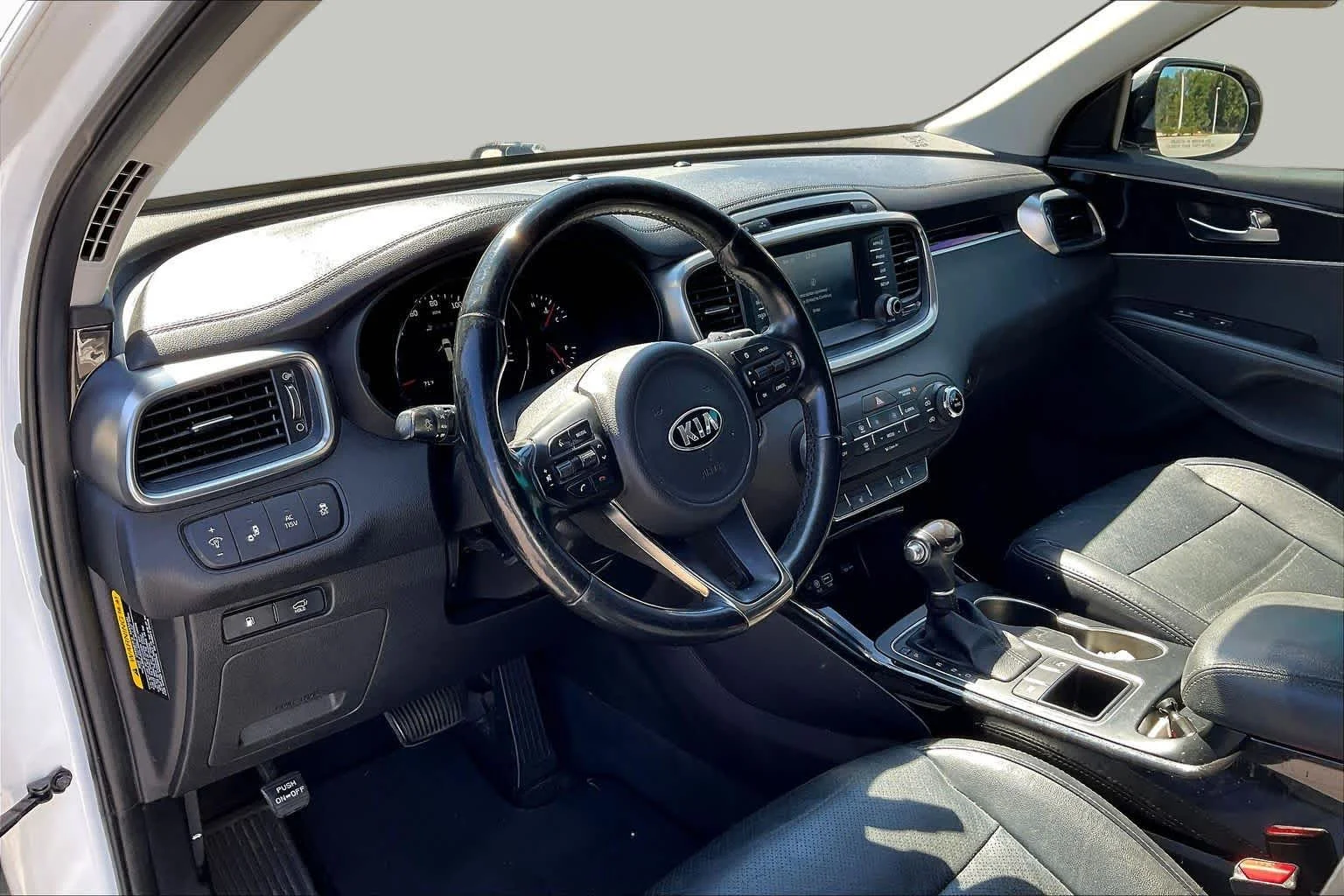 Used 2017 Snow White Pearl Kia EX image 17