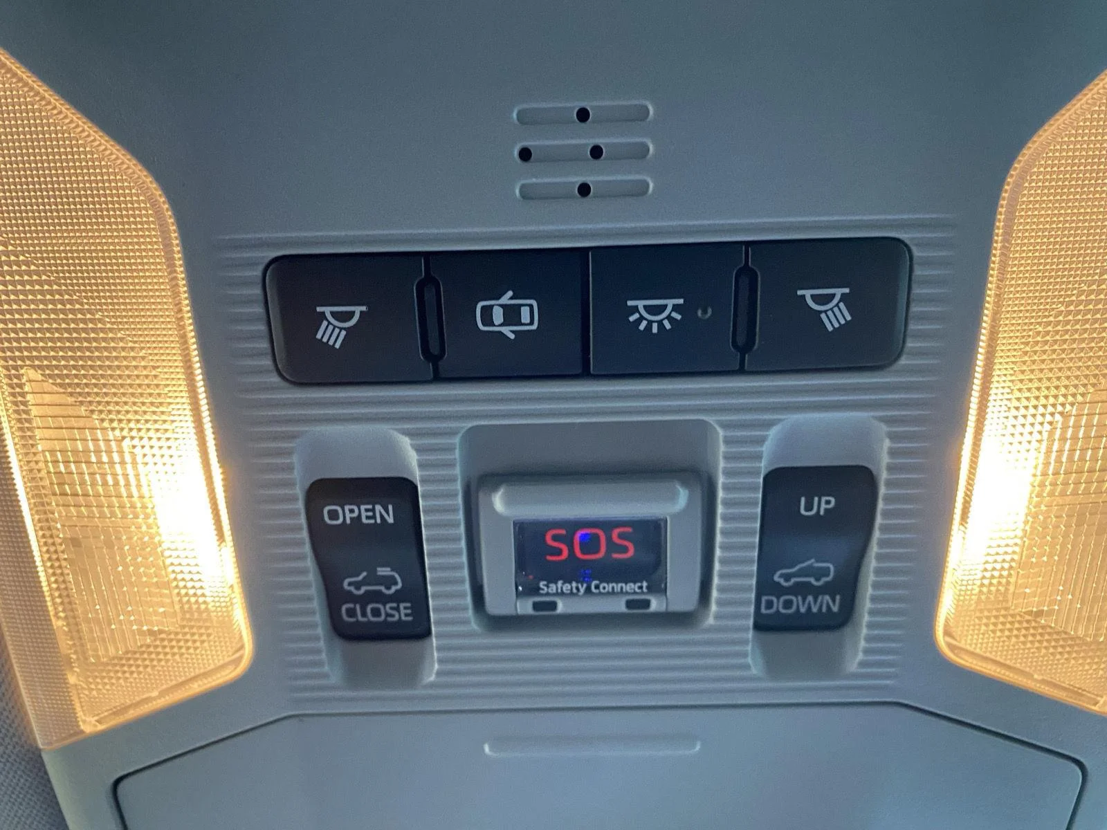 Used 2019 Ruby Flare Pearl Toyota Adventure image 23