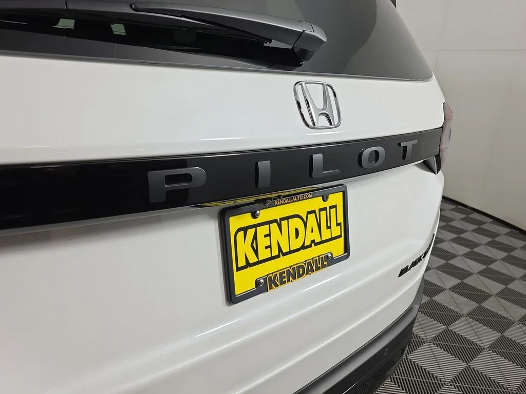 Certified Used 2026 Solar Silver Metallic Honda Black Edition image 11