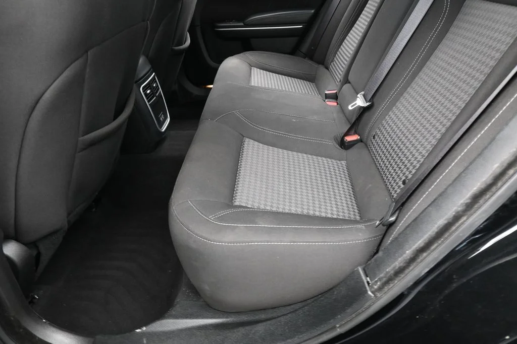 Used 2023 Pitch Black Clearcoat Dodge SXT image 28
