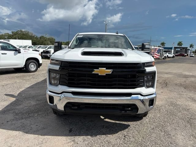 New 2026 Summit White Chevrolet WT image 2