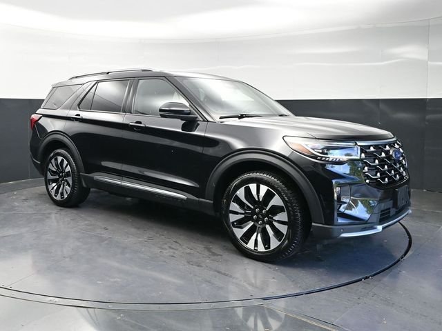 Used 2025 Black Metallic Ford Platinum image 3