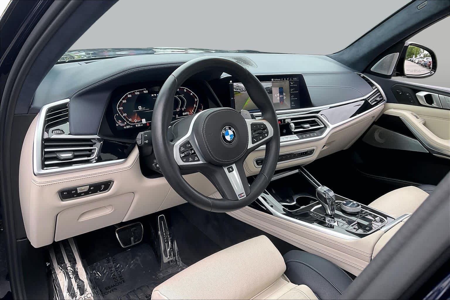 Used 2021 Tanzanite Blue II Metallic BMW M50i image 17