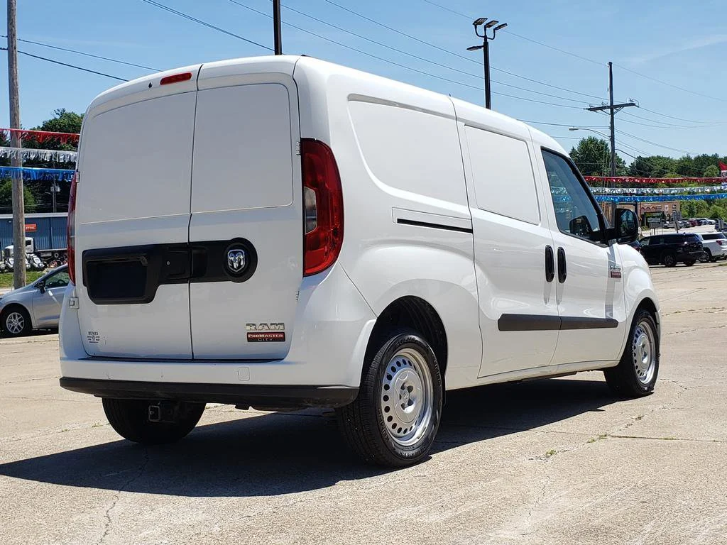Used 2022 Bright White Ram Tradesman image 3