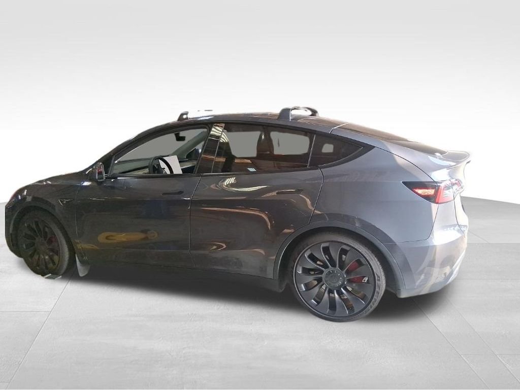 Used 2023  Tesla Performance image 2