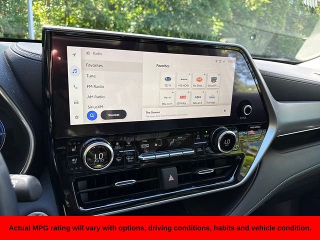 Used 2024  Toyota Platinum image 18
