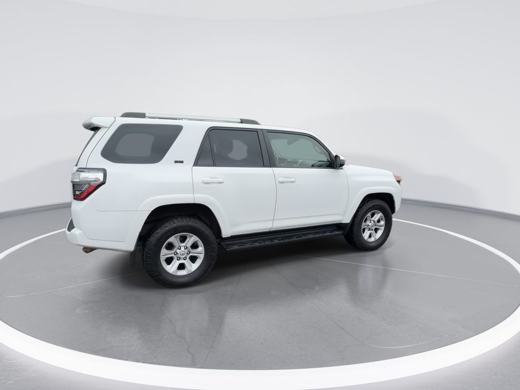 Used 2019 White Toyota SR5 image 9