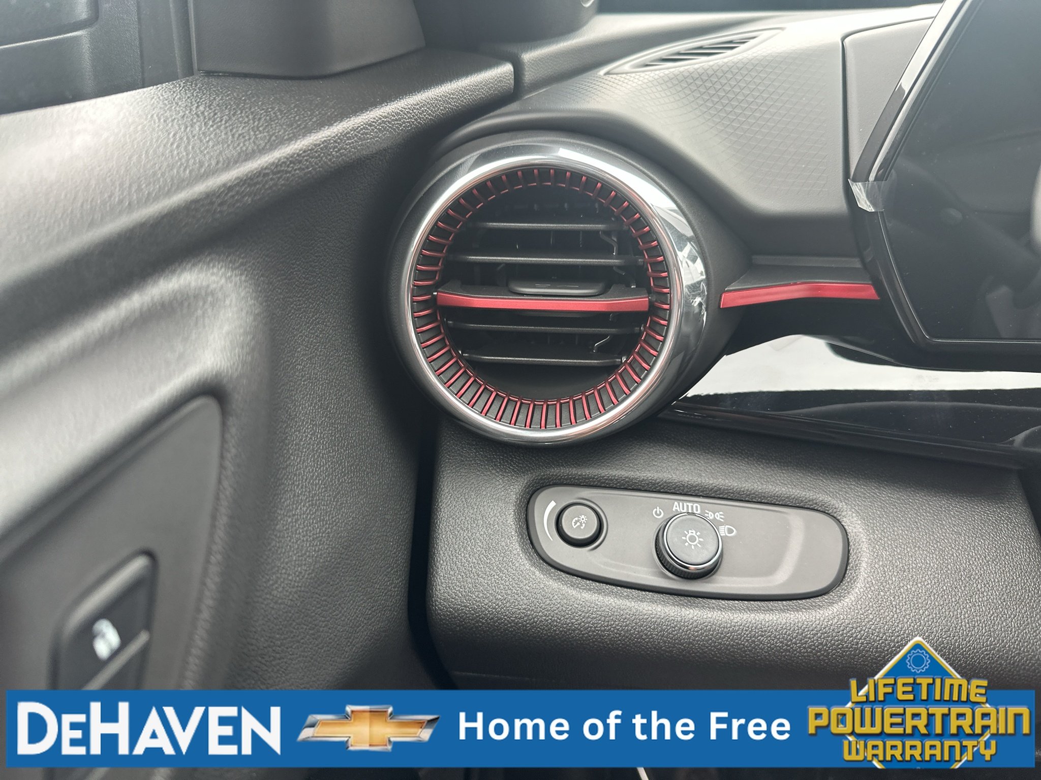 2026 Chevrolet Trax RS - Photo 18