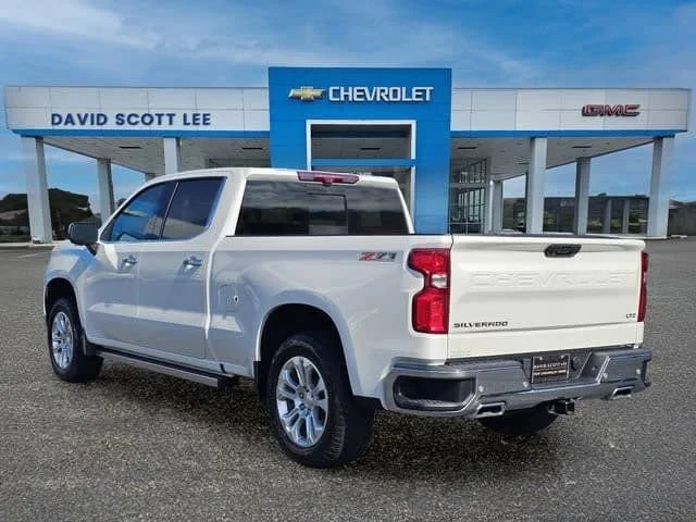 Used 2023 Iridescent Pearl Tricoat Chevrolet LTZ image 13
