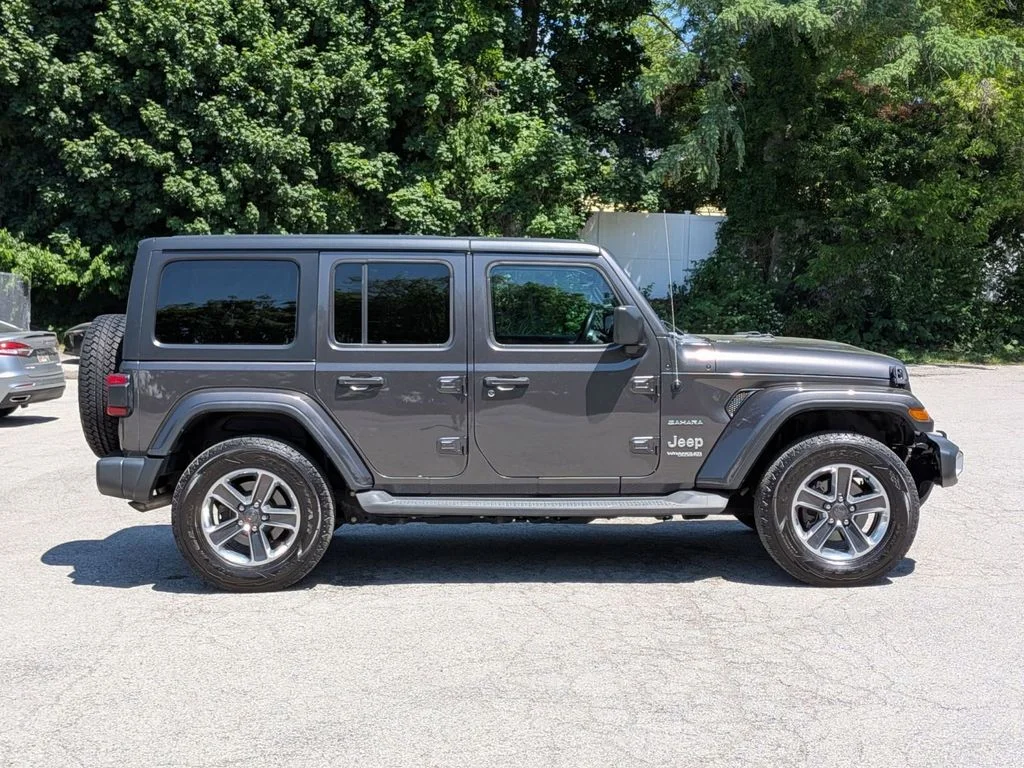 Used 2019 Gray Jeep Unlimited Sahara image 2
