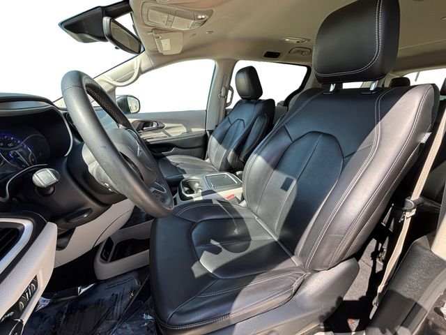 Used 2023 Gray Chrysler Touring L image 10