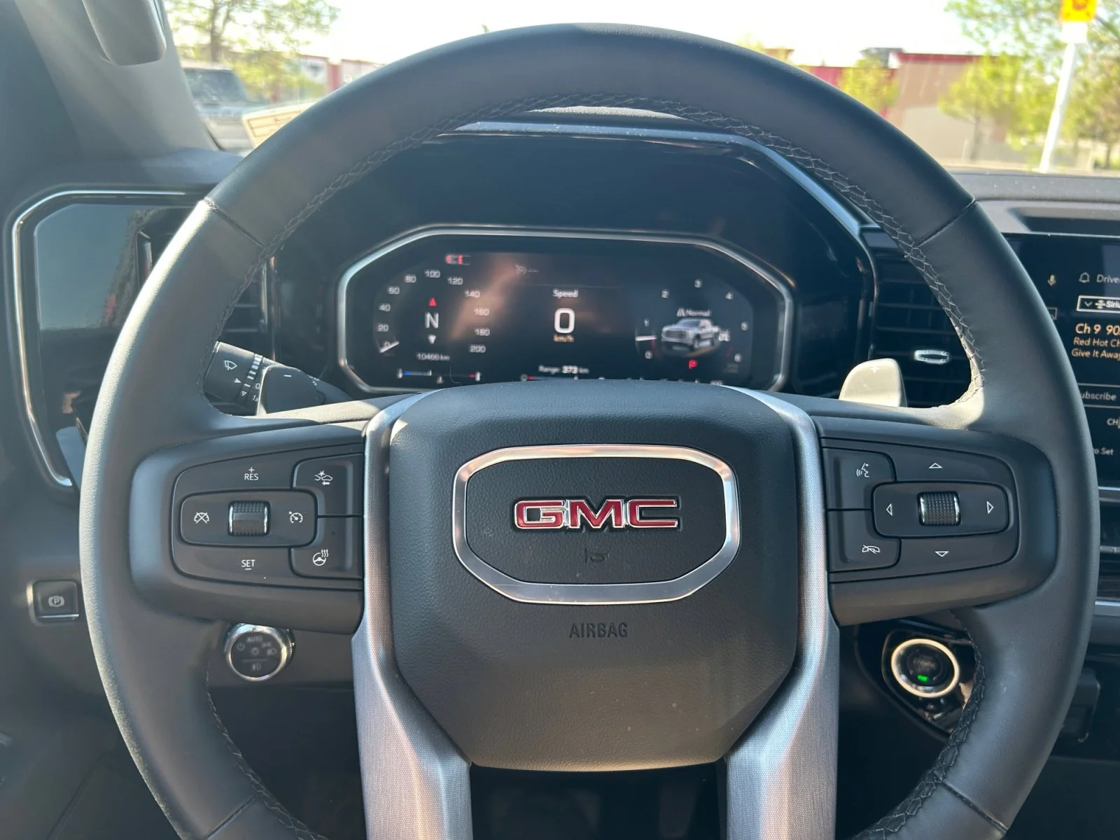Used 2026 White GMC Elevation Crew 5.3L 4X4 image 19