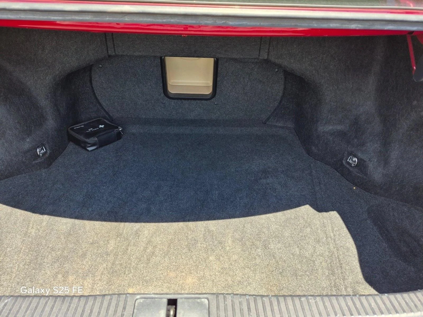 Used 2014 Matador Red Mica Lexus  image 6